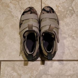 Gently used Lebron's  Men's Nike Shoes